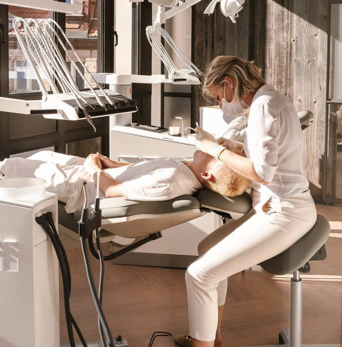 Dr. Johanna Herzog M.Sc. gilt als eine der führenden Kieferorthopädinnen in Deutschland und Bayern